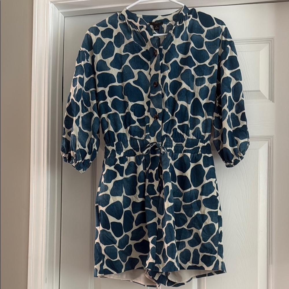 Ann Taylor Blue and White Giraffe Print Romper - Size‎ 2P